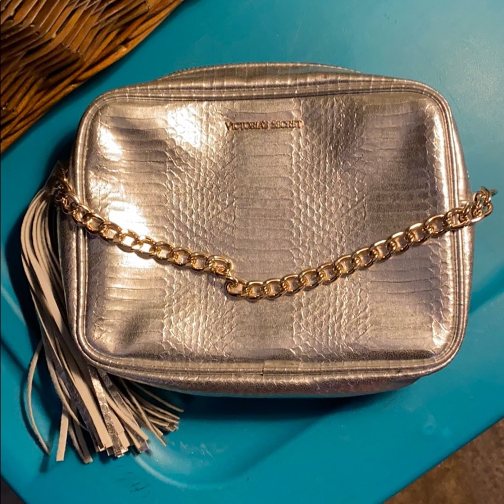 🌸 Victoria’s Secret make up bag
